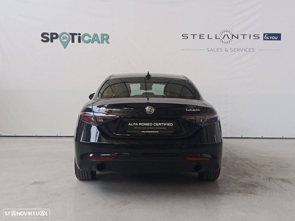 Alfa Romeo Giulia 2.0 T TI Q4 AT8 - 7