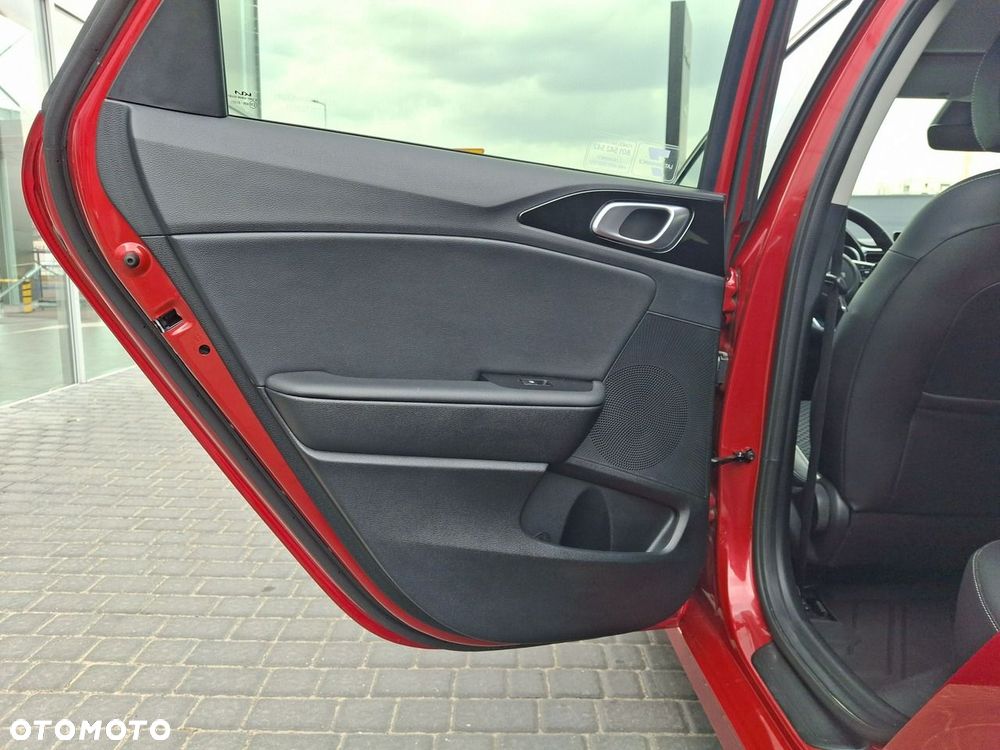 Kia Ceed - 12