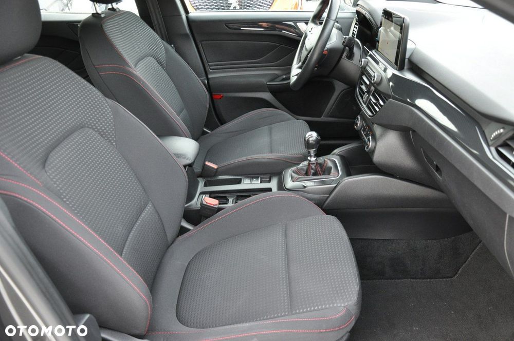 Ford Focus 1.5 EcoBlue Start-Stopp-System ST-LINE - 10