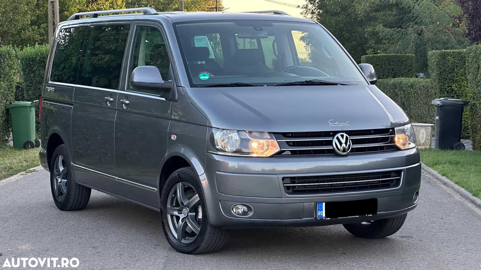 Volkswagen Multivan - 12