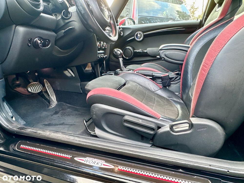 MINI John Cooper Works - 13
