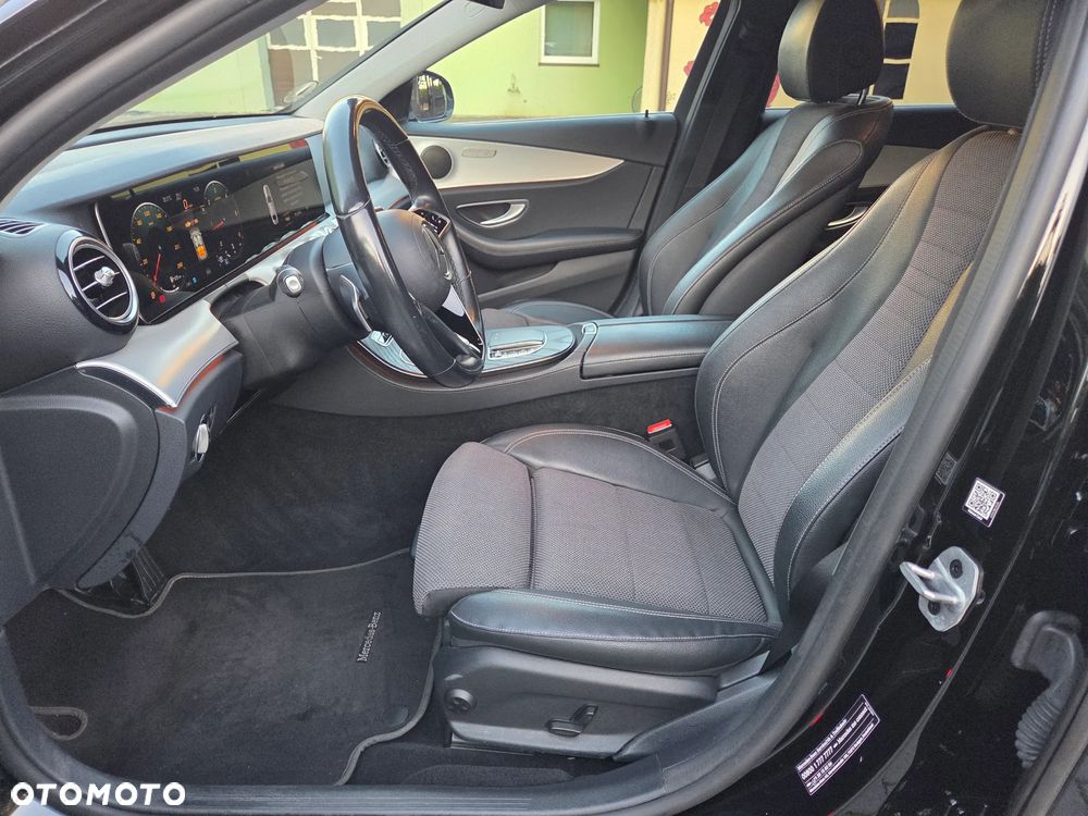 Mercedes-Benz Klasa E 220 d 9G-TRONIC AMG Line - 22