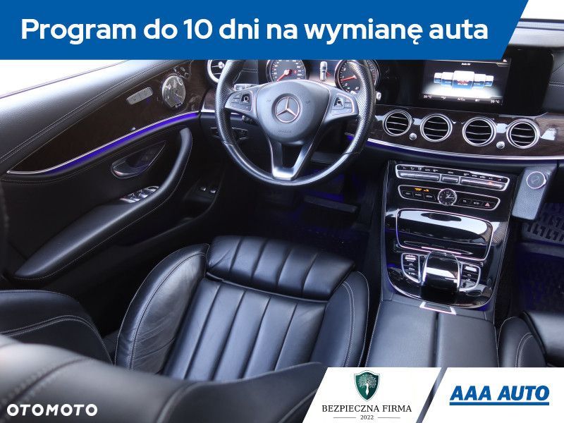 Mercedes-Benz Klasa E - 9