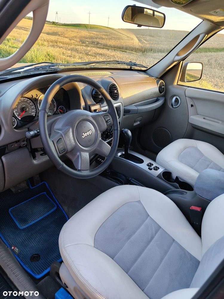 Jeep Cherokee - 17