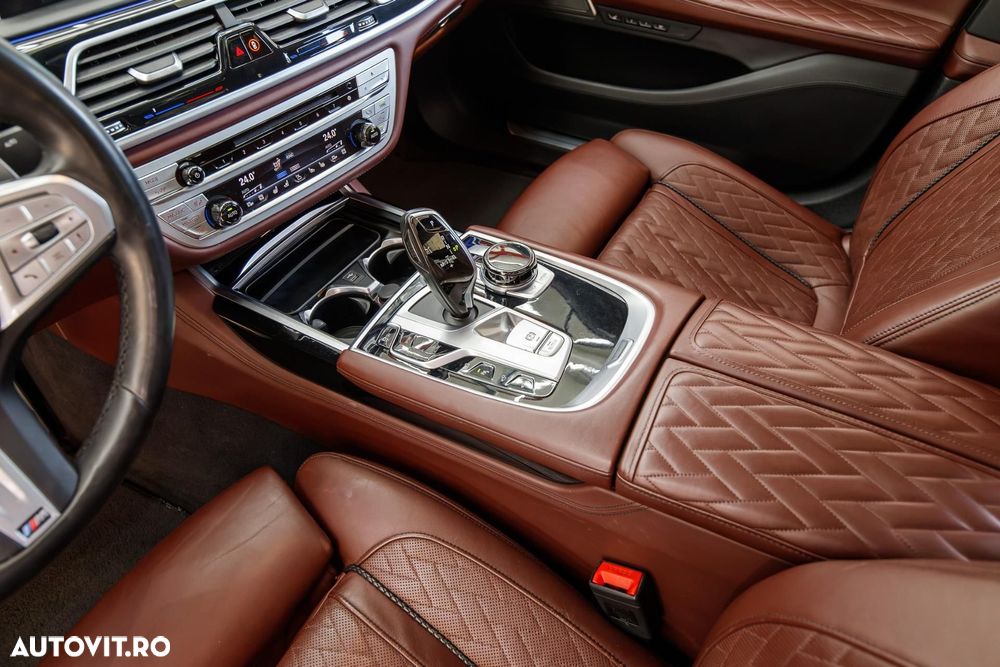 BMW Seria 7 - 32