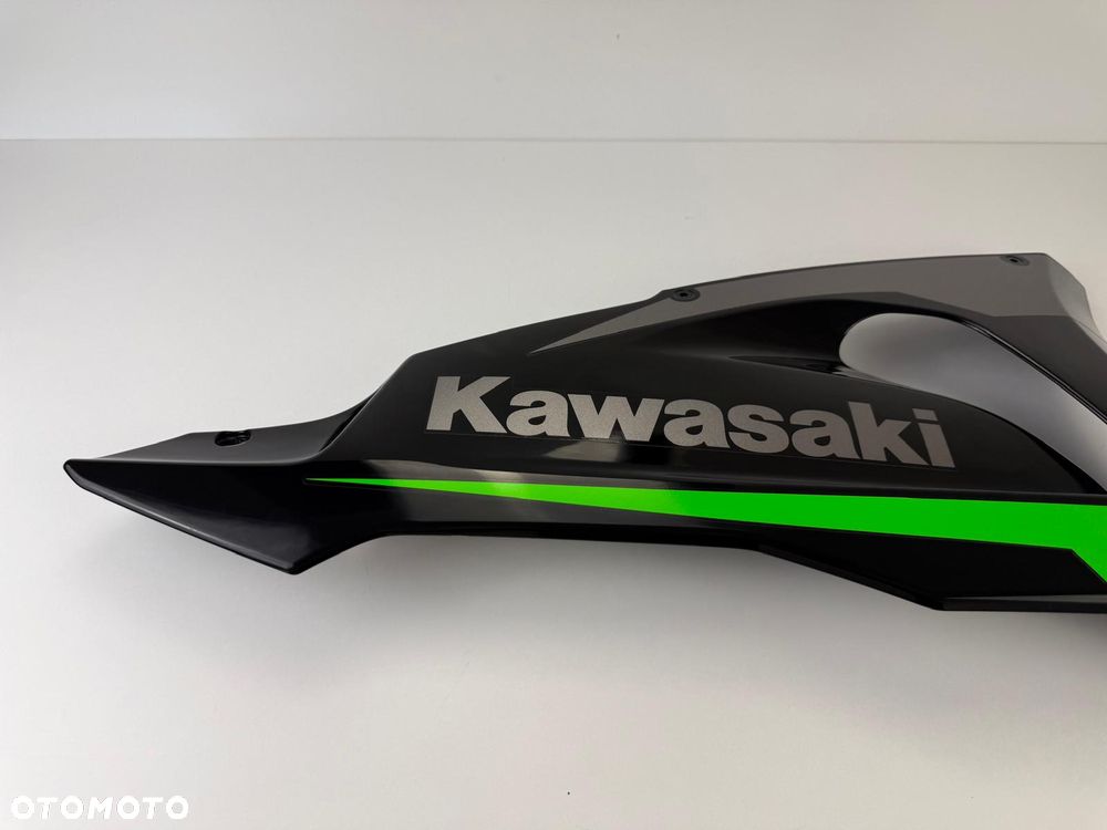 Prawy dolny pług owiewka Kawasaki ZX6R Ninja 2023+ - 10
