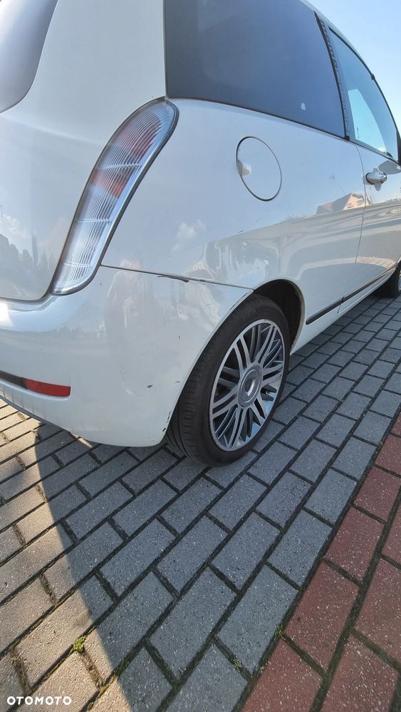Lancia Ypsilon 1.4 S MomoDesign (5 os.) - 11