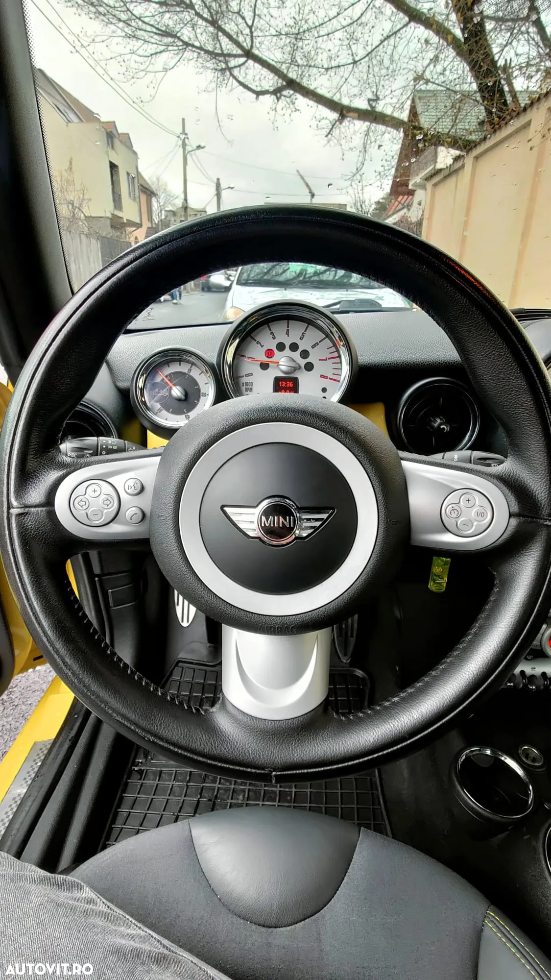 Mini Cooper S Standard - 11