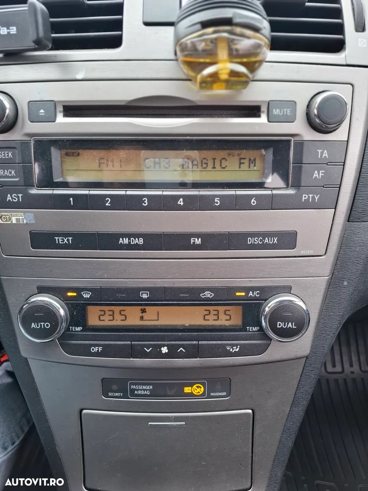 Toyota Avensis 2.0 D-4D Executive - 6