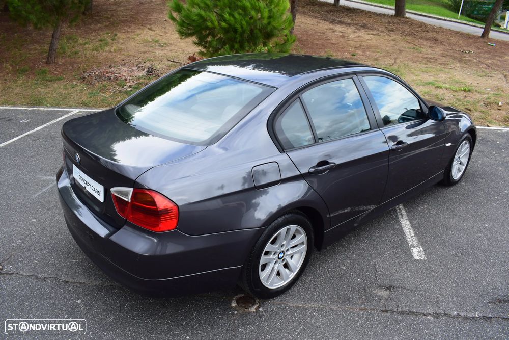 BMW 318 d Exclusive - 42