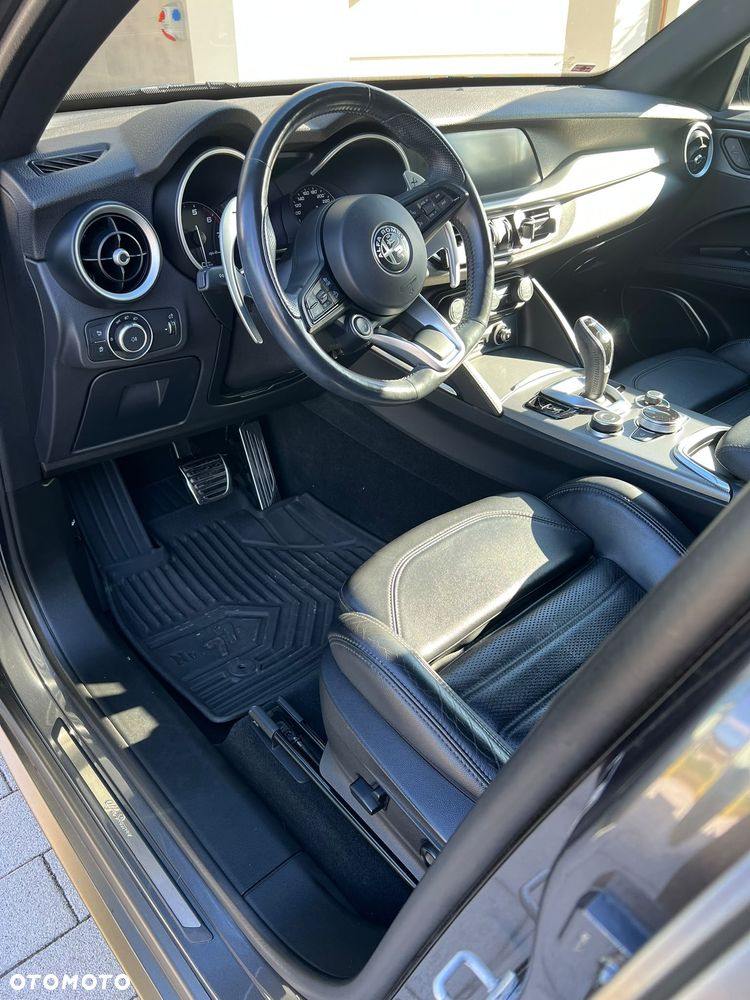 Alfa Romeo Stelvio - 6