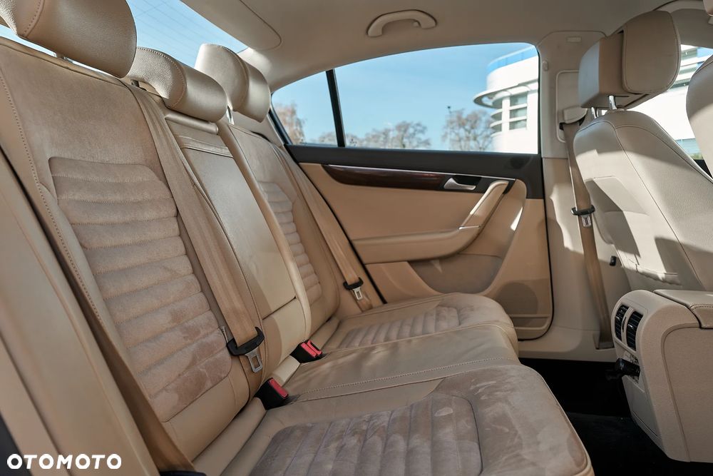 Volkswagen Passat 2.0 TDI 4Mot Highline DSG - 12