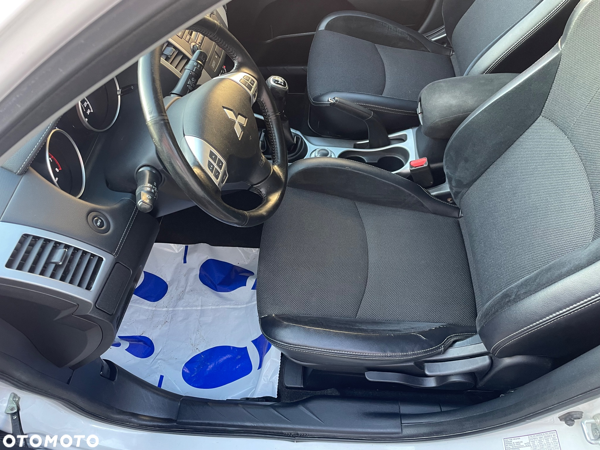 Mitsubishi Outlander 2.4 4WD Intense - 9