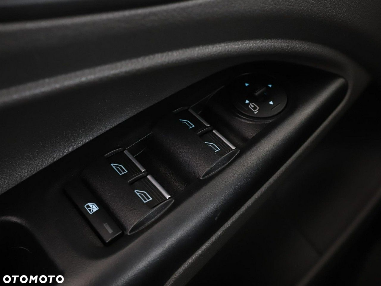 Ford Tourneo Connect Grand - 31