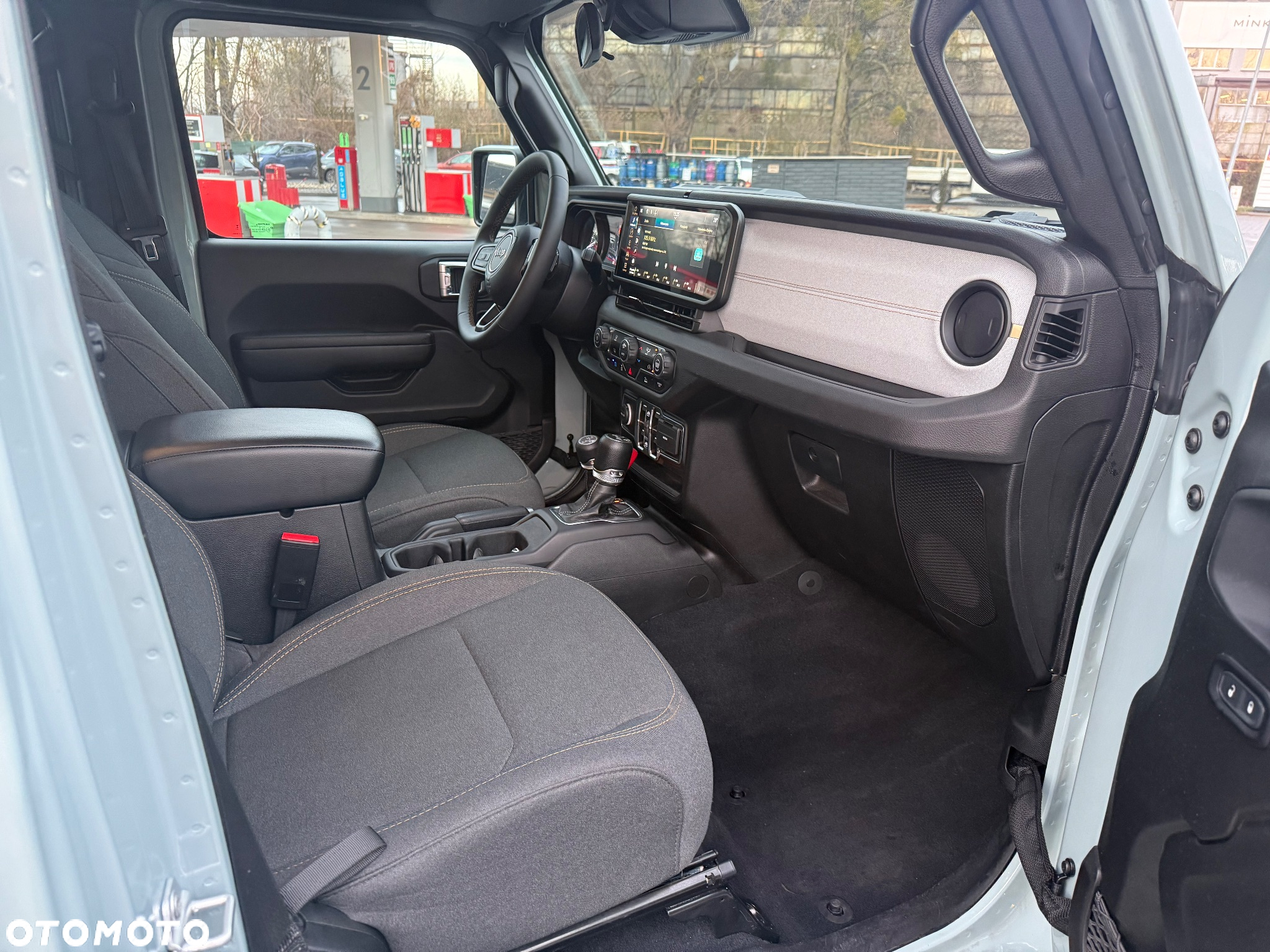 Jeep Wrangler - 9