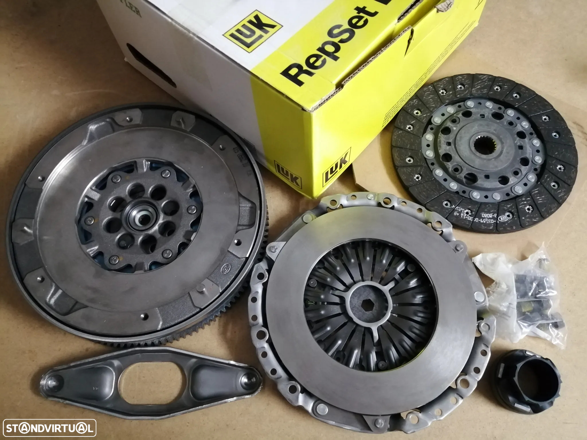 Kit de Embraiagem - BMW 120d  320d (E90)  520d - 2