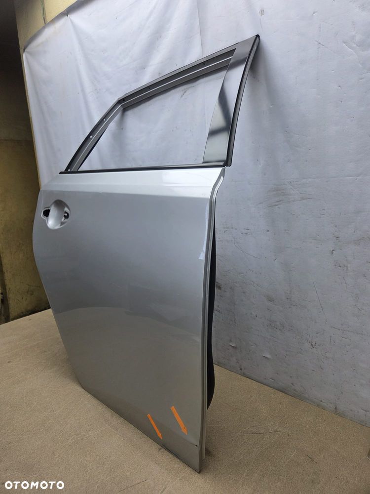Toyota auris II 2 12-18r DRZWI PRAWY PRAWE TYŁ TYLNE - 2