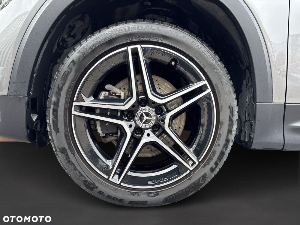 Mercedes-Benz GLB - 10