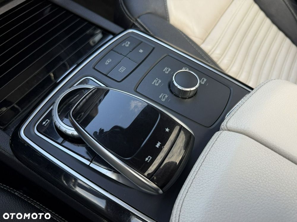 Mercedes-Benz GLE - 22