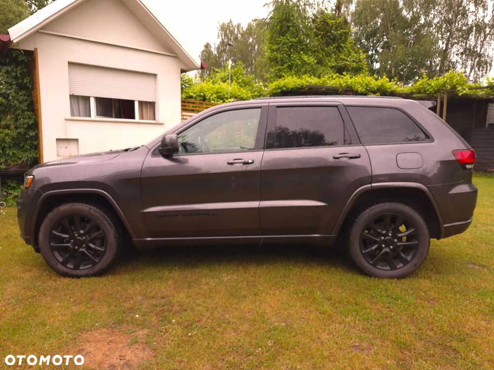 Jeep Grand Cherokee - 8