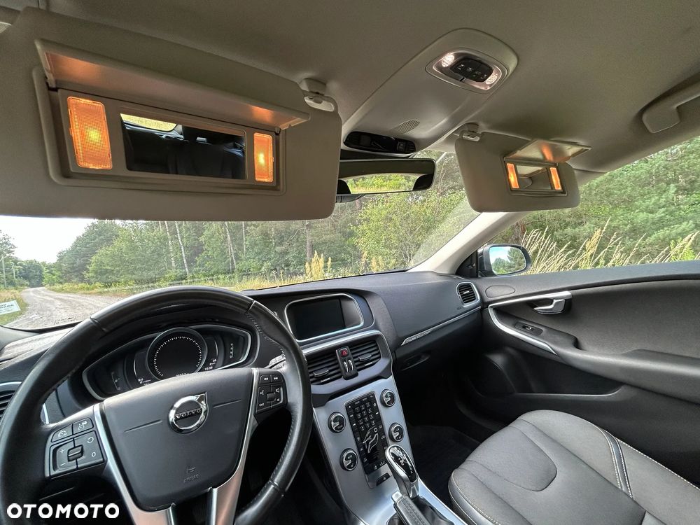 Volvo V40 T3 Drive-E R-Design Momentum - 12
