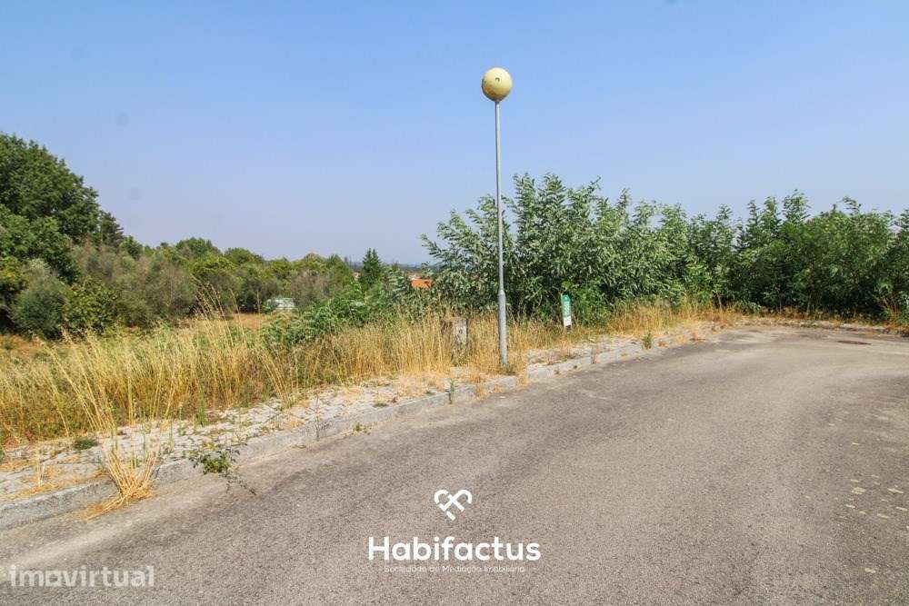 Lote para construção de moradia em banda na vila de Nelas - Grande imagem: 4/9