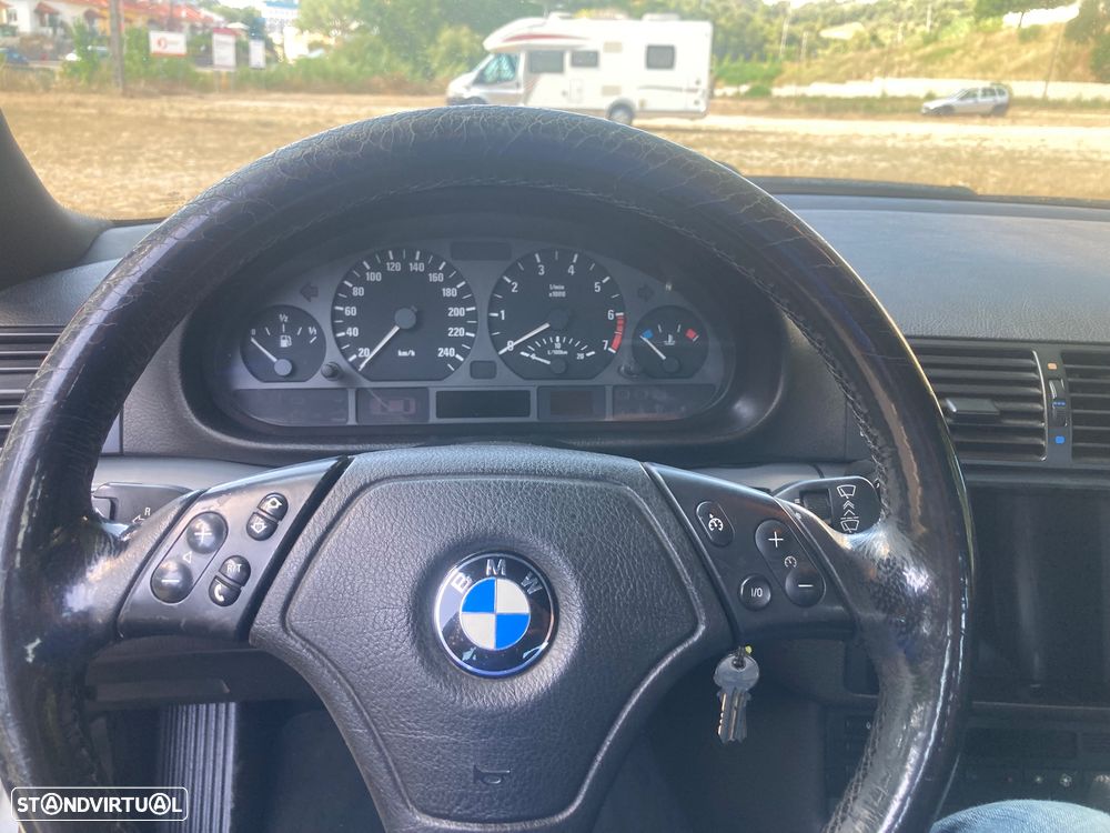 BMW 323 - 8