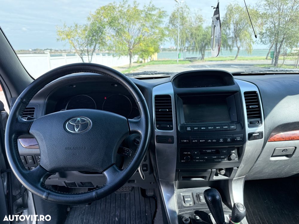 Toyota Land Cruiser 3.0 TD-4D Aut VX - 6