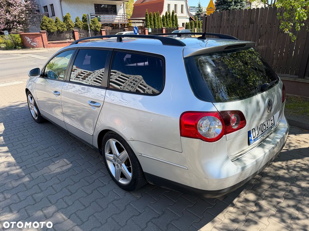 Volkswagen Passat 1.6 Comfortline Family - 4