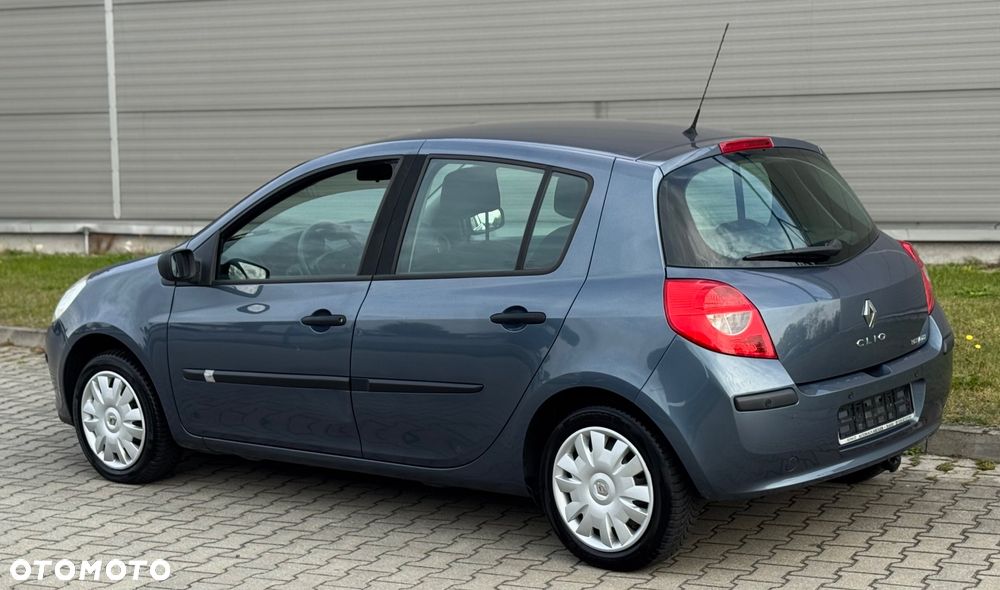 Renault Clio - 7