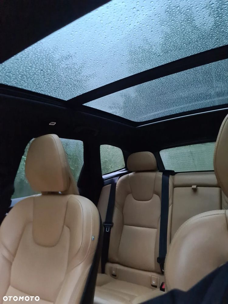 Volvo XC 60 B5 B AWD Ultimate Dark - 18