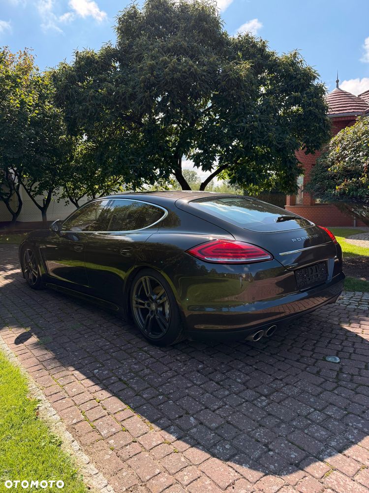 Porsche Panamera 4S - 4