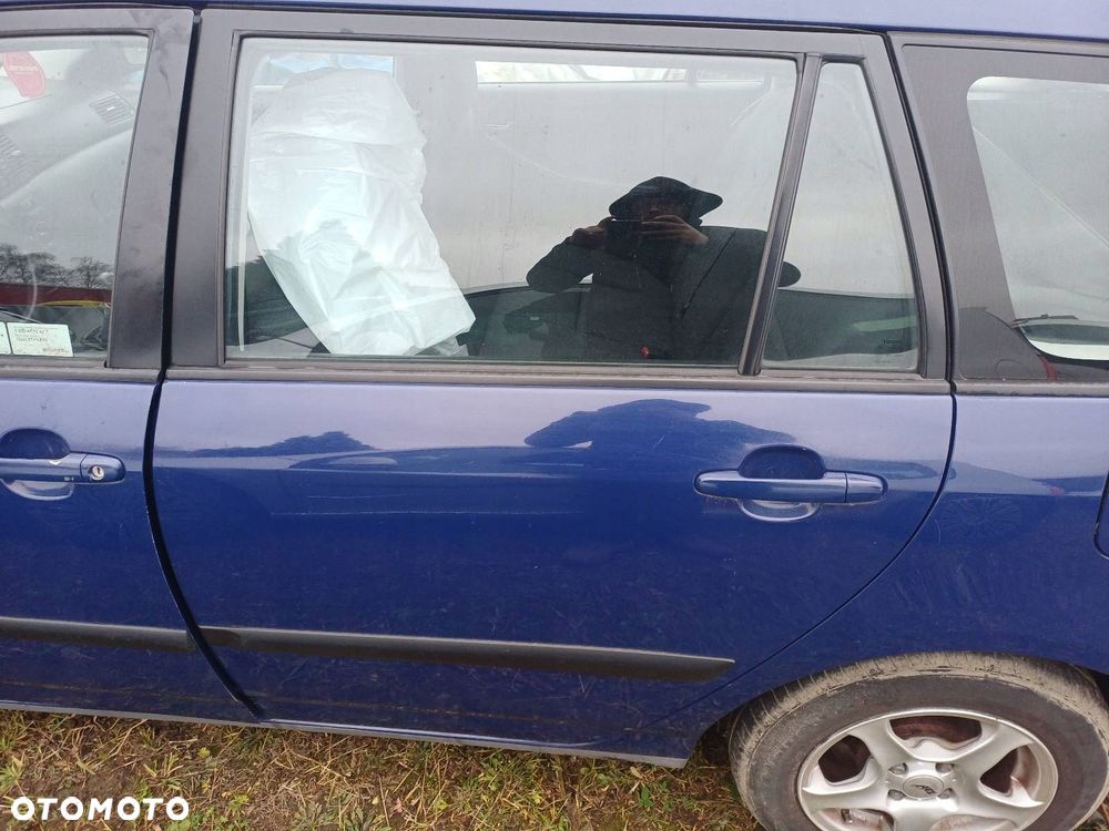 DRZWI KOMPLETNE LEWY TYŁ TOYOTA COROLLA E12 8Q4 - 1