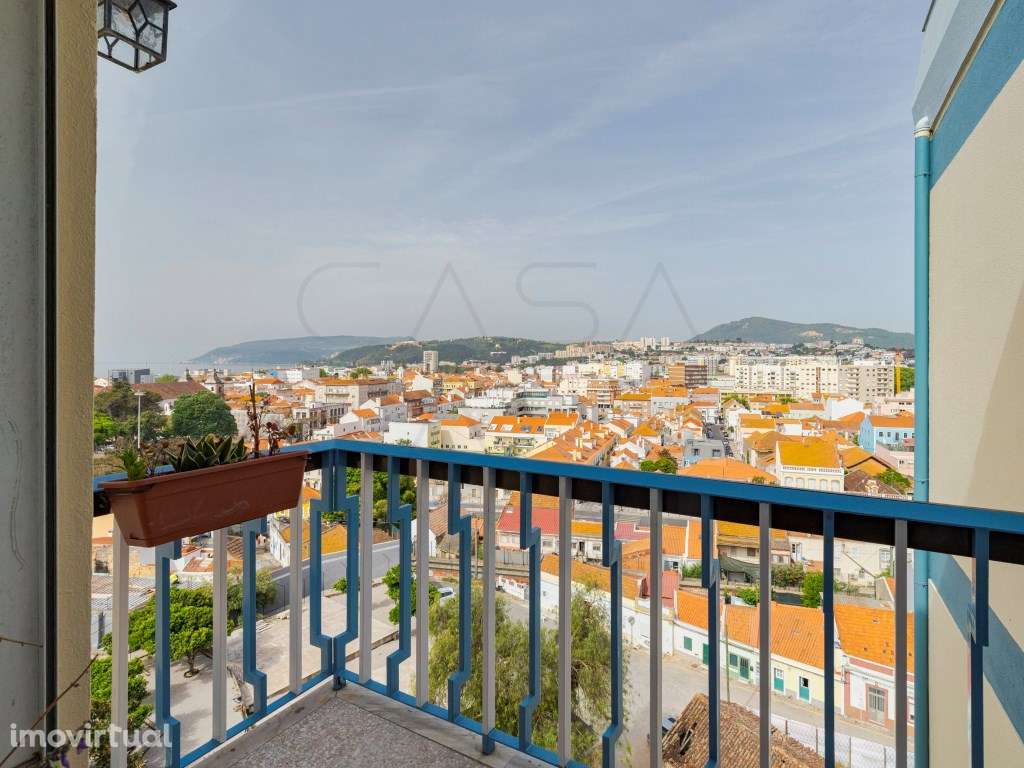 Apartamento T1 na Aranguês com vista única sobre o rio e cidade! - Grande imagem: 2/25