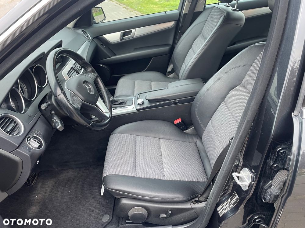 Mercedes-Benz Klasa C 180 CGI Automatik BlueEFFICIENCY Avantgarde - 18