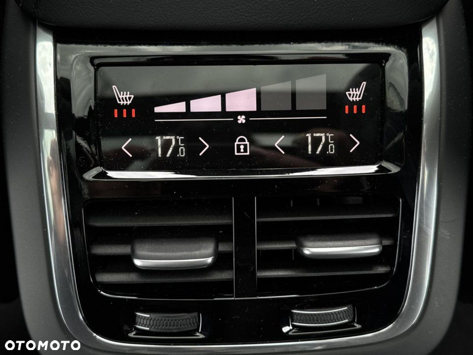 Volvo XC 60 - 30