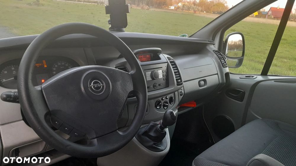 Opel Vivaro - 11