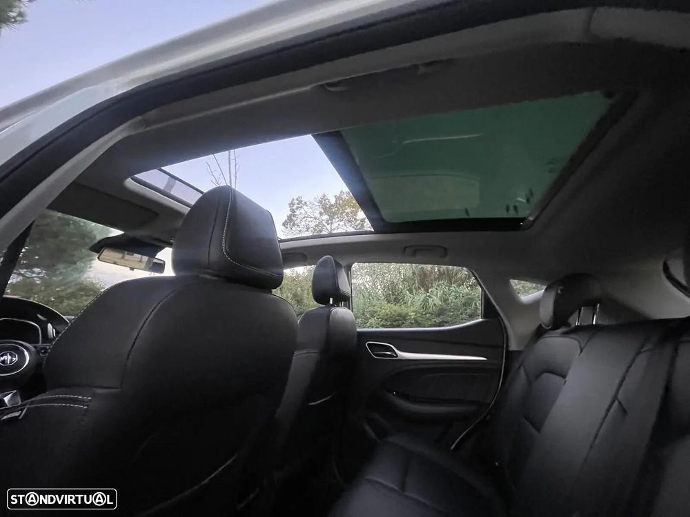 MG ZS Luxury - 47