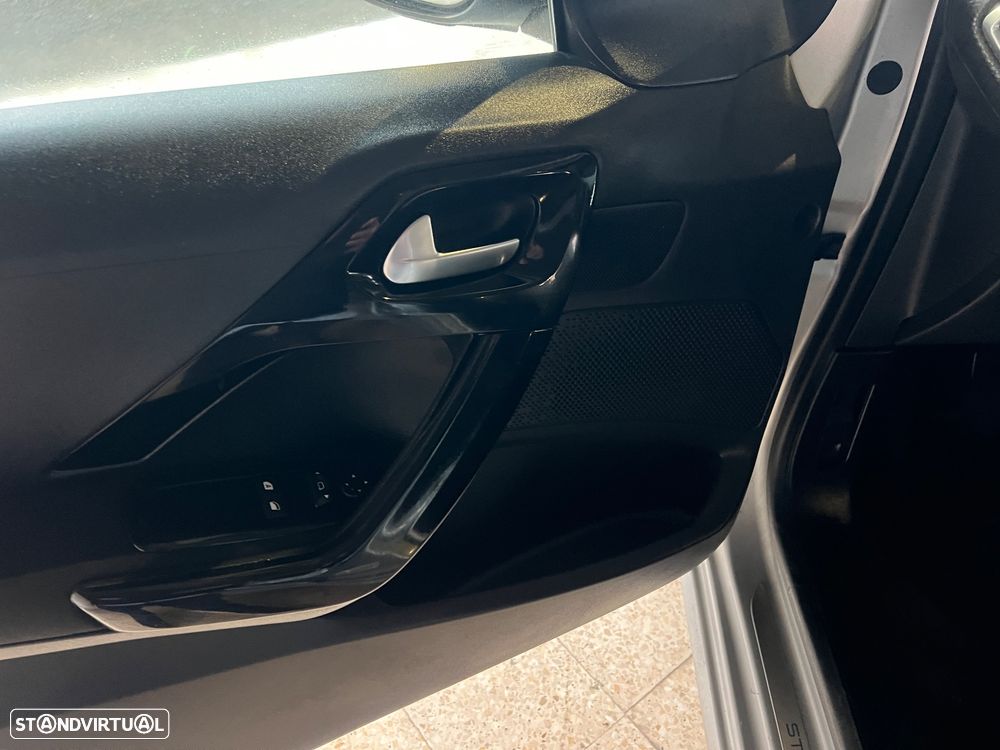 Peugeot 208 1.2 PureTech Style - 32