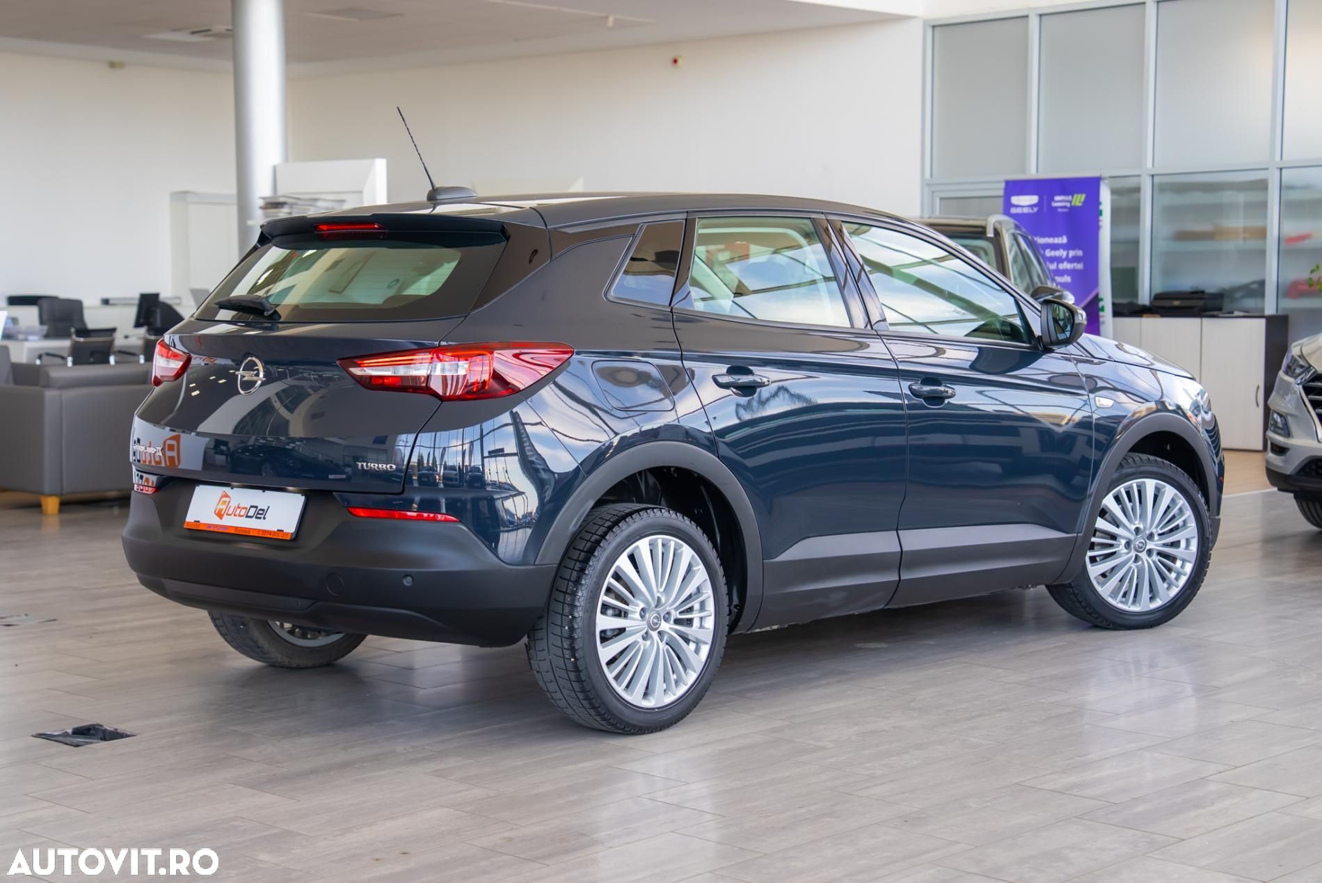 Opel Grandland X 1.2 Start/Stop INNOVATION - 4