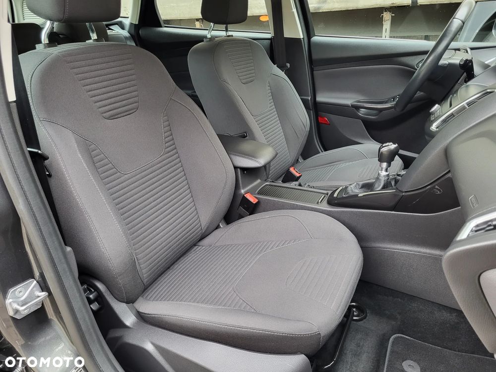 Ford Focus Turnier 1.5 EcoBoost Start-Stopp-System Titanium - 32