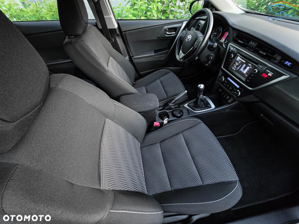 Toyota Auris - 18