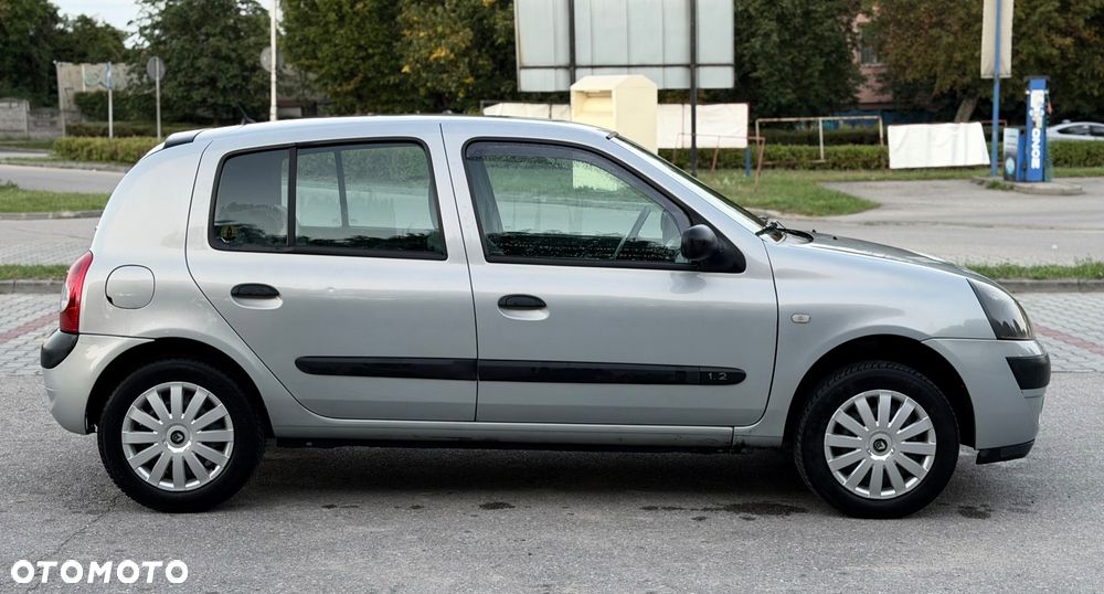 Renault Clio - 8