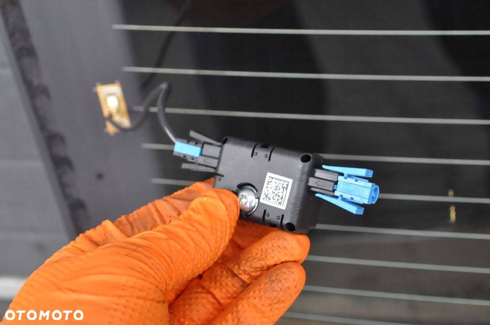 BMW F44 GRAN COUPE SZYBA TYLNA 20r - 4