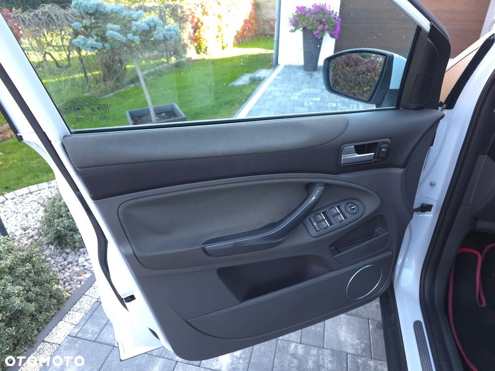 Ford Kuga 2.0 TDCi Titanium FWD - 9