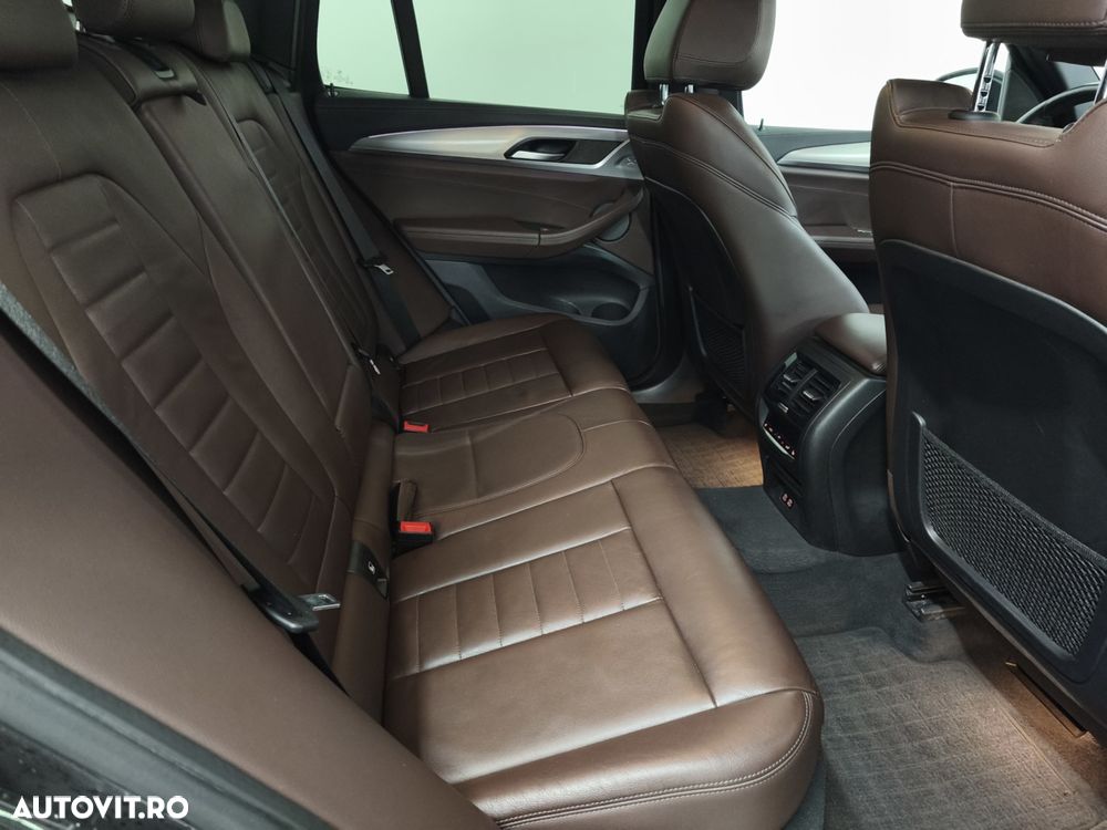 BMW X3 xDrive20d AT Luxury Line - 9