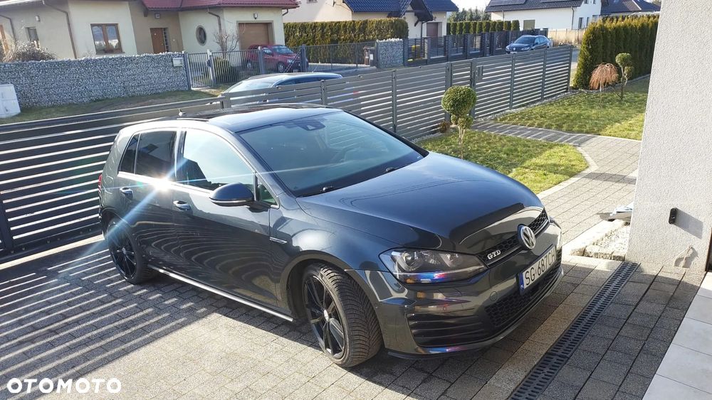 Volkswagen Golf - 5