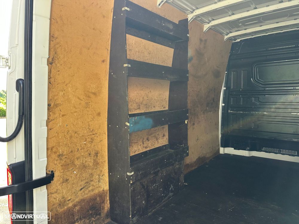 VW Crafter 2.0 TDI L3H3 - 13