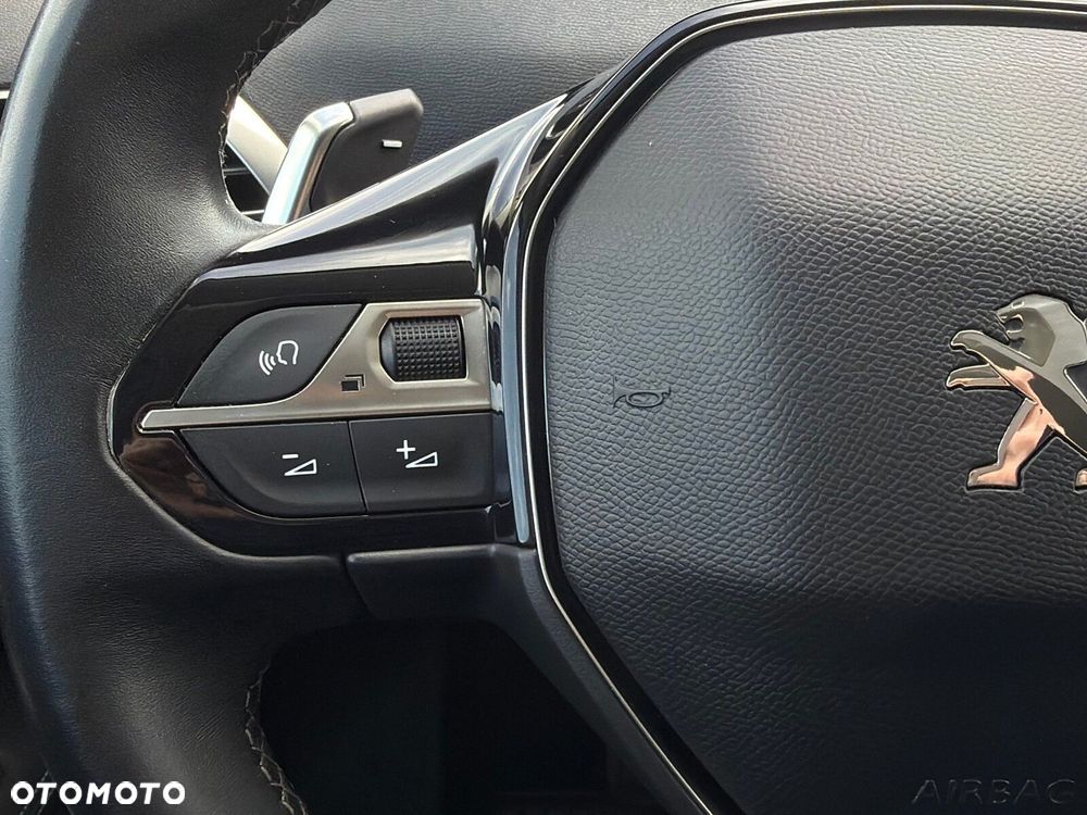 Peugeot 3008 1.5 BlueHDi Allure Pack S&S EAT8 - 17