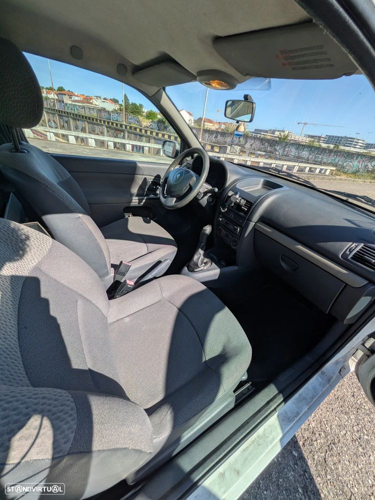 Renault Clio - 10